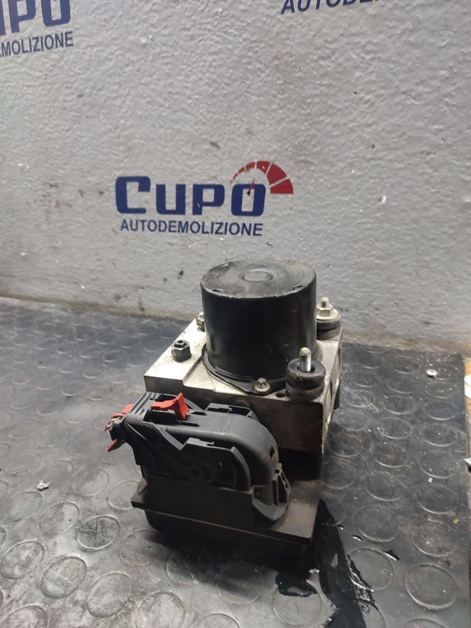 Centralina pompa abs Volkswagen Polo ( 6r ) 1.2 benzina cod 6r0907379af - F&P CRASH SRLS - Ricambi Usati