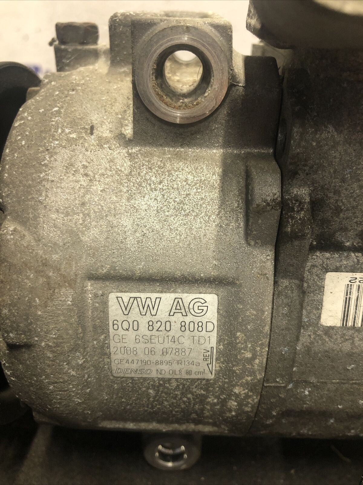 COMPRESSORE ARIA CONDIZIONATA clima SKODA/ VW/ SEAT/ AUDI 6q0820808d - F&P CRASH SRLS - Ricambi Usati