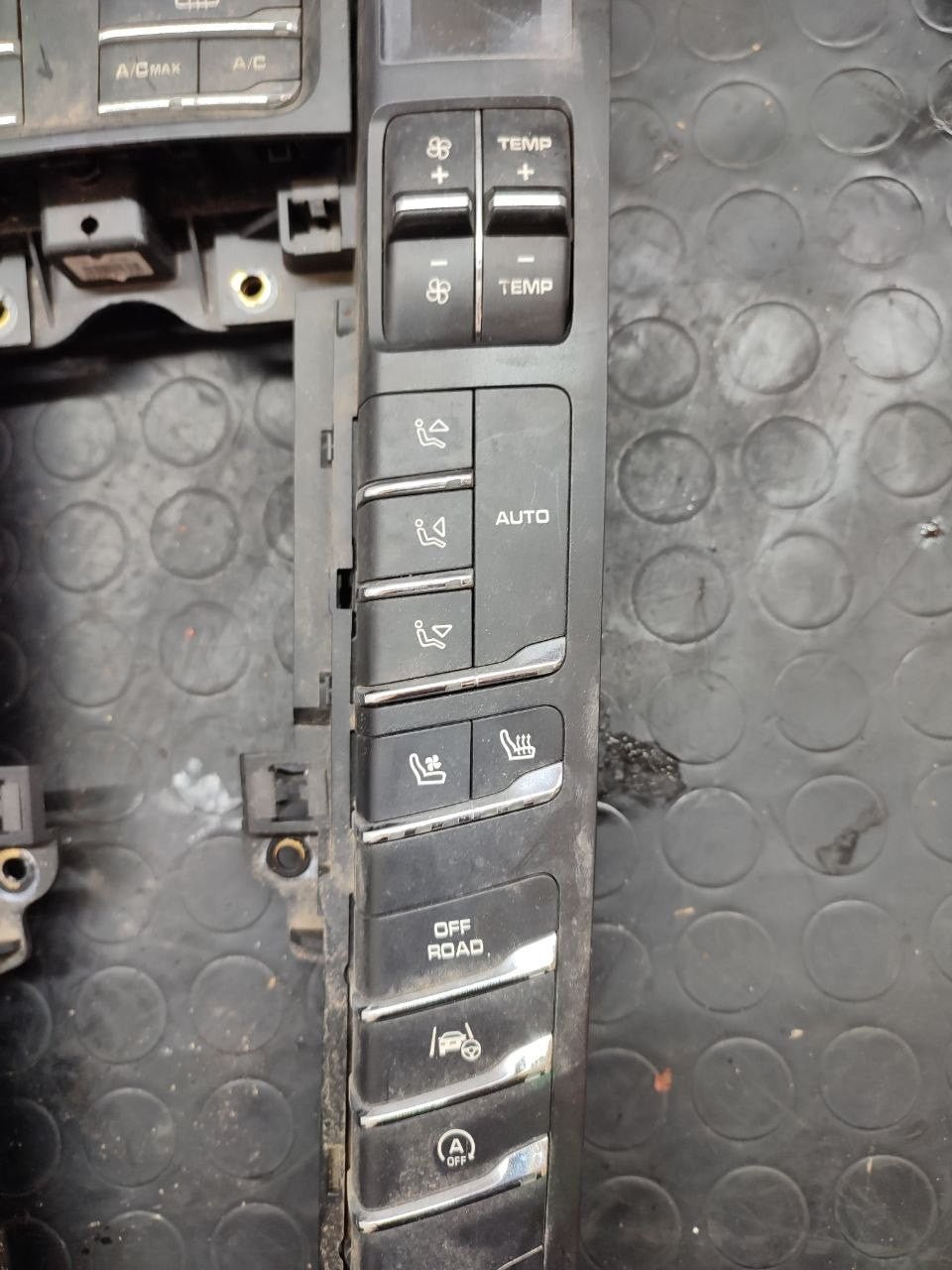 Console centrale comandi clima a/c Porsche Macan ( 95b ) cod 95b907040 - F&P CRASH SRLS - Ricambi Usati
