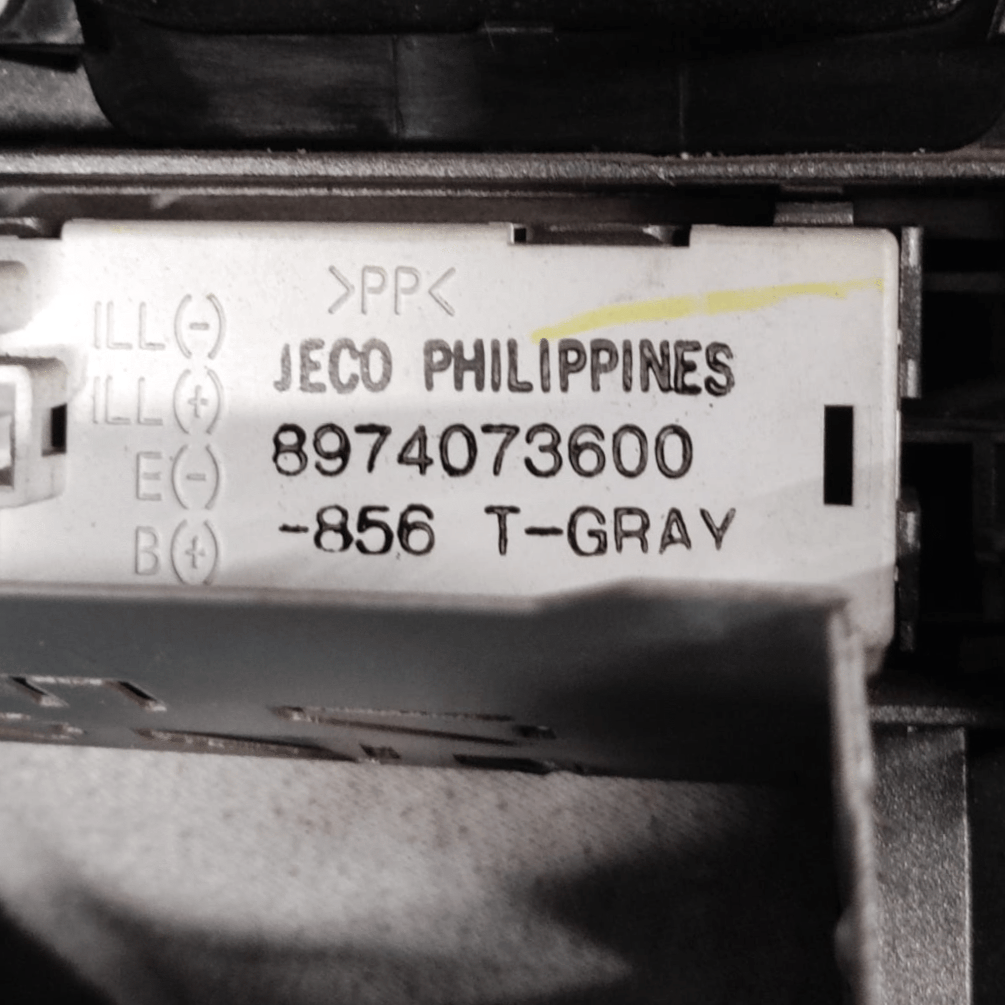 Console Centrale Isuzu D - Max COD: 8974073600 (2002 - 2011) - F&P CRASH SRLS - Ricambi Usati