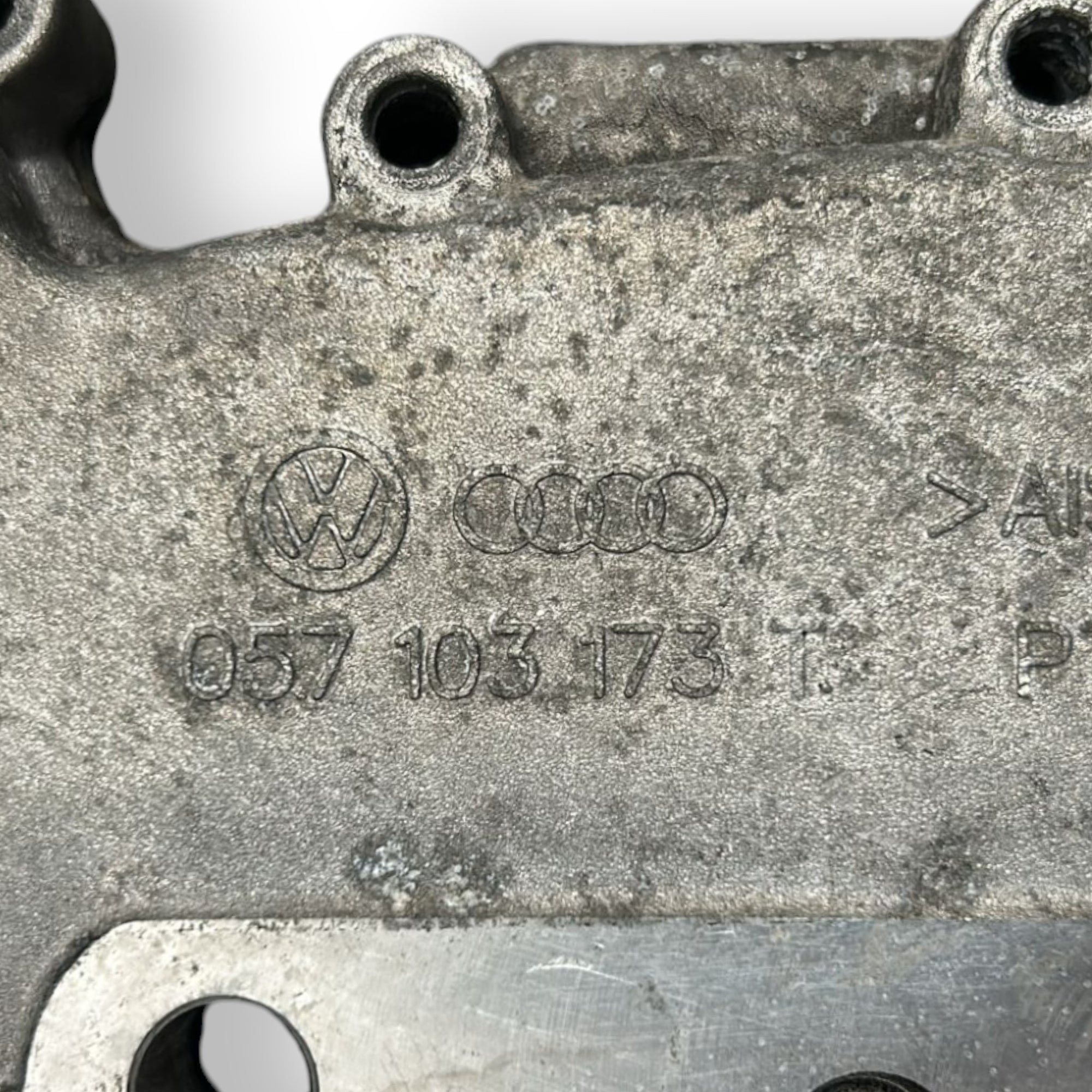 Coperchio / Carter Distribuzione Audi A8 (D3 / 4E) cod.057103173T 4.2 Diesel (2002 > 2009) - F&P CRASH SRLS - Ricambi Usati