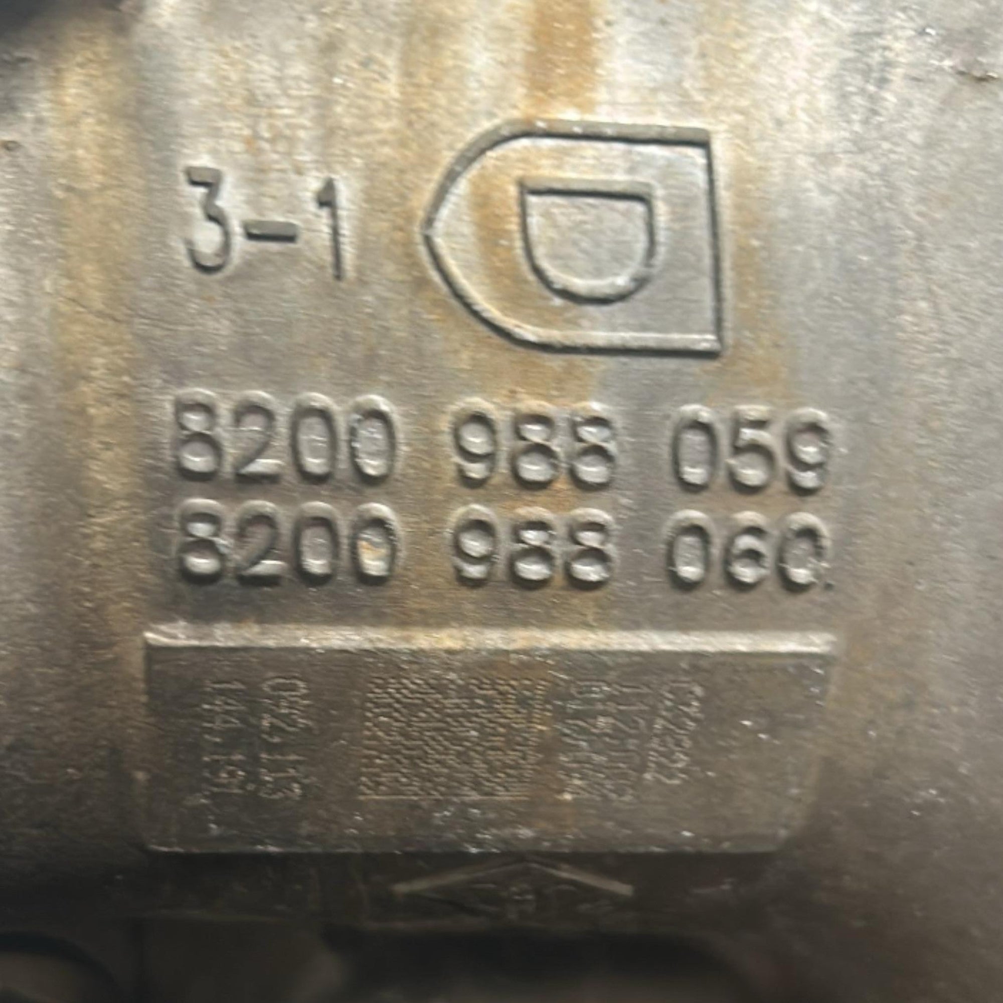 Differenziale Anteriore Dacia Duster I cod.8200988056 1.5 Diesel (2010 > 2017) cod.8200988057 cod.8200988059 cod.8200988060 Ripartitore Di Coppia - F&P CRASH SRLS - Ricambi Usati