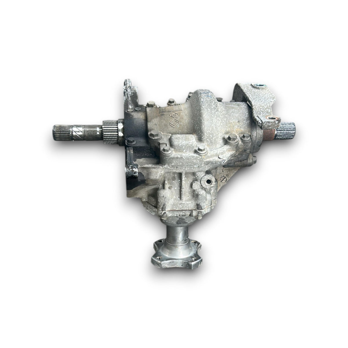 Differenziale Anteriore Dacia Duster I cod.8200988056 1.5 Diesel (2010 &gt; 2017) cod.8200988057 cod.8200988059 cod.8200988060 Ripartitore Di Coppia - F&amp;P CRASH SRLS - Ricambi Usati