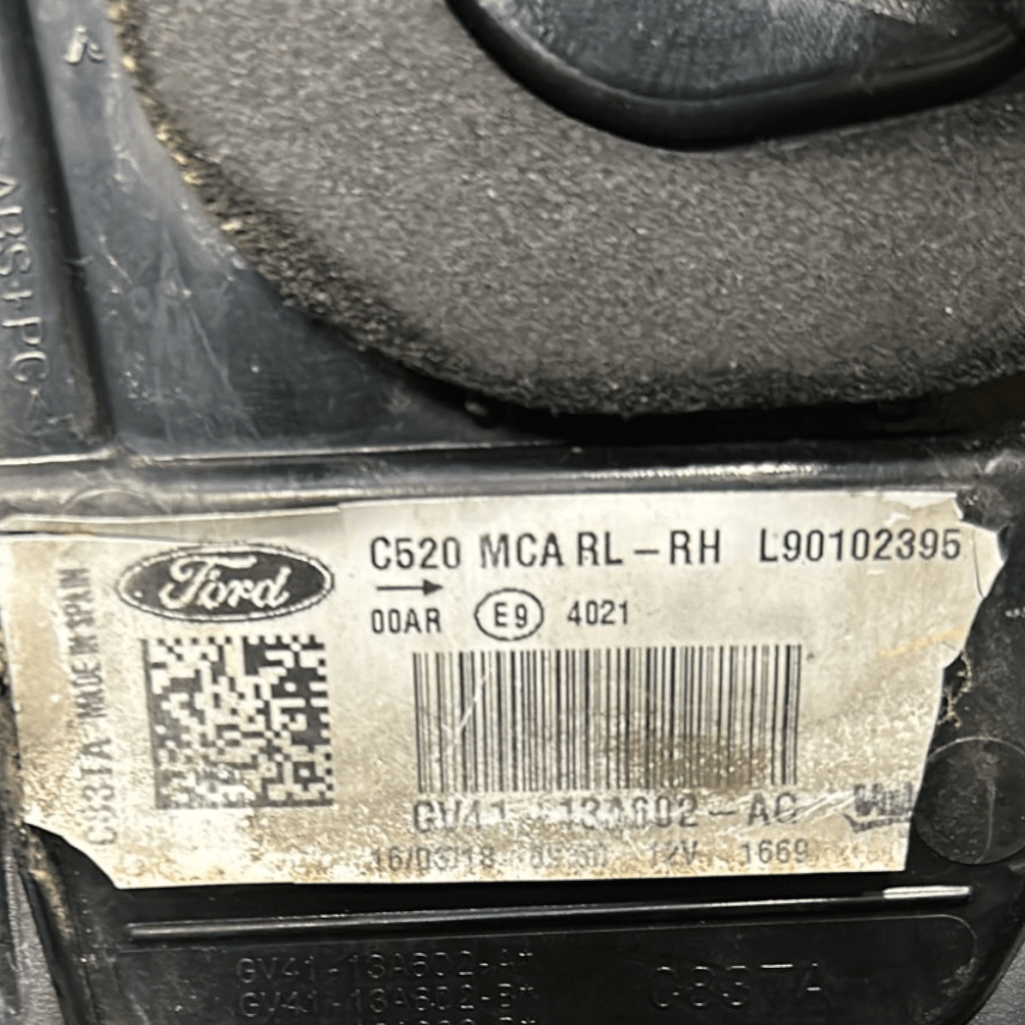 Fanale / Stop Alogeno Posteriore interno Destro Ford Kuga (2012 > 2019) cod:GV41 - 13A602 - AG - F&P CRASH SRLS - Ricambi Usati