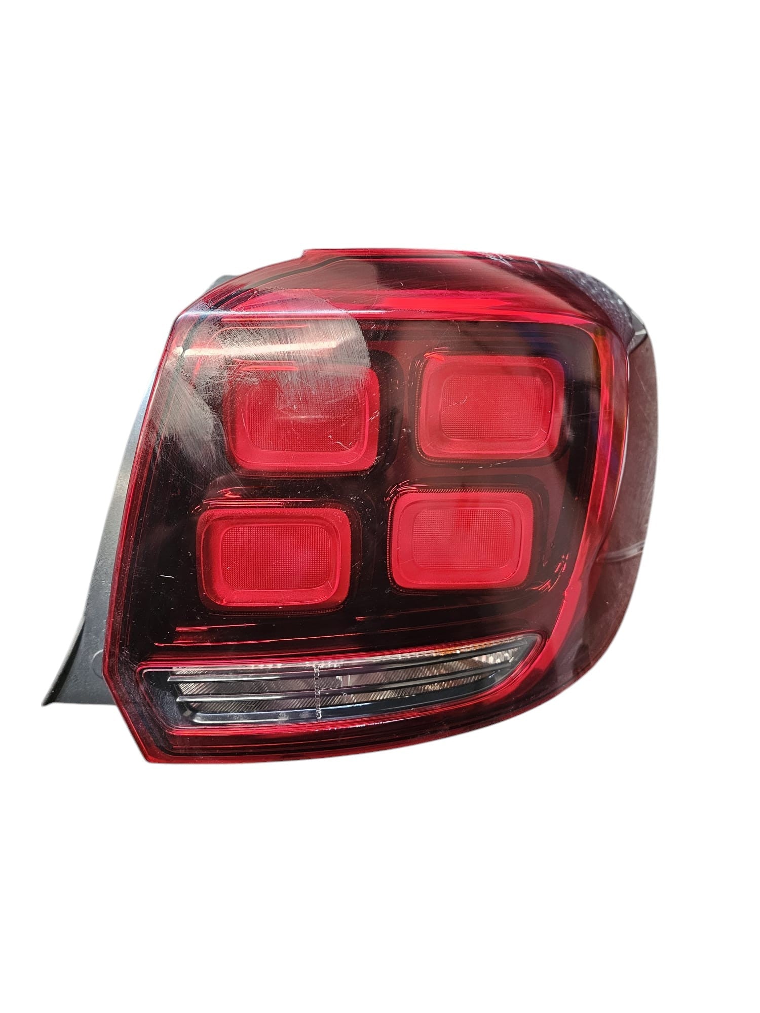 Fanale / Stop LED / Alogeno Destro Dacia Sandero II Cod:265506147R (2016 - 2020) - F&P CRASH SRLS - Ricambi Usati
