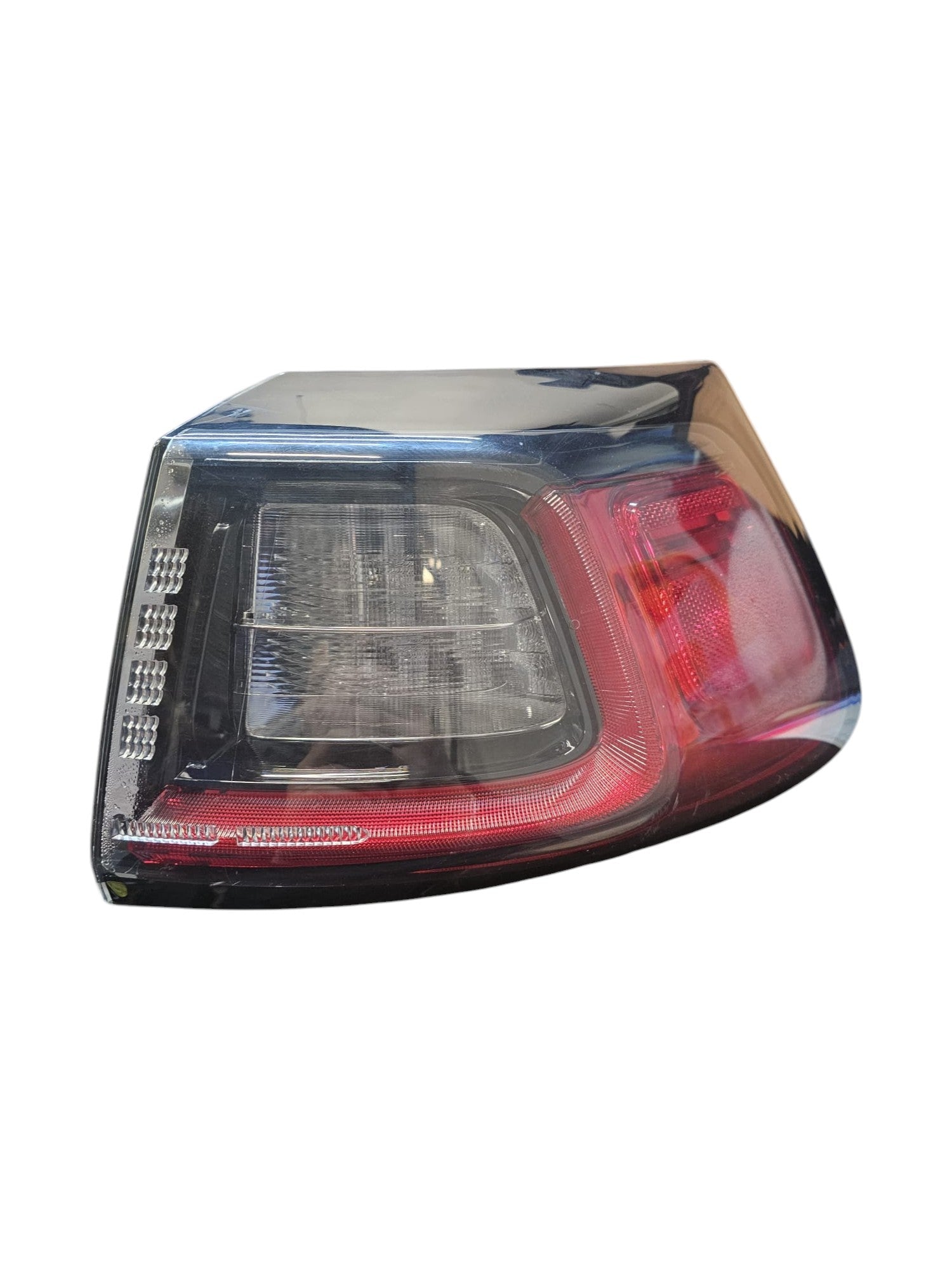 Fanale / Stop LED Esterno Destro Jeep Cherokee KL Restyling Cod:68275960AE (2019 - 2023) - F&P CRASH SRLS - Ricambi Usati