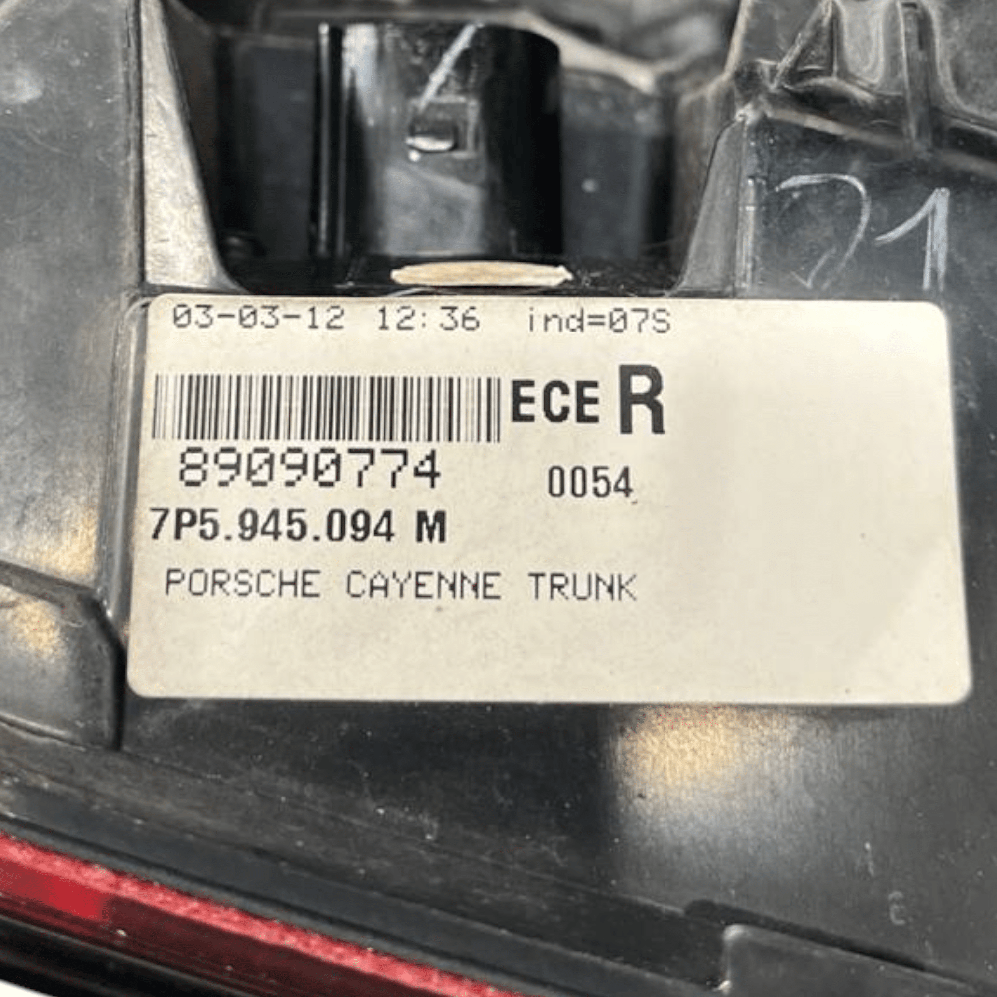 Fanale / Stop Led Posteriore Interno destro Porsche Cayenne 92A cod.7P5945094M (2010 - 2017) - F&P CRASH SRLS - Ricambi Usati