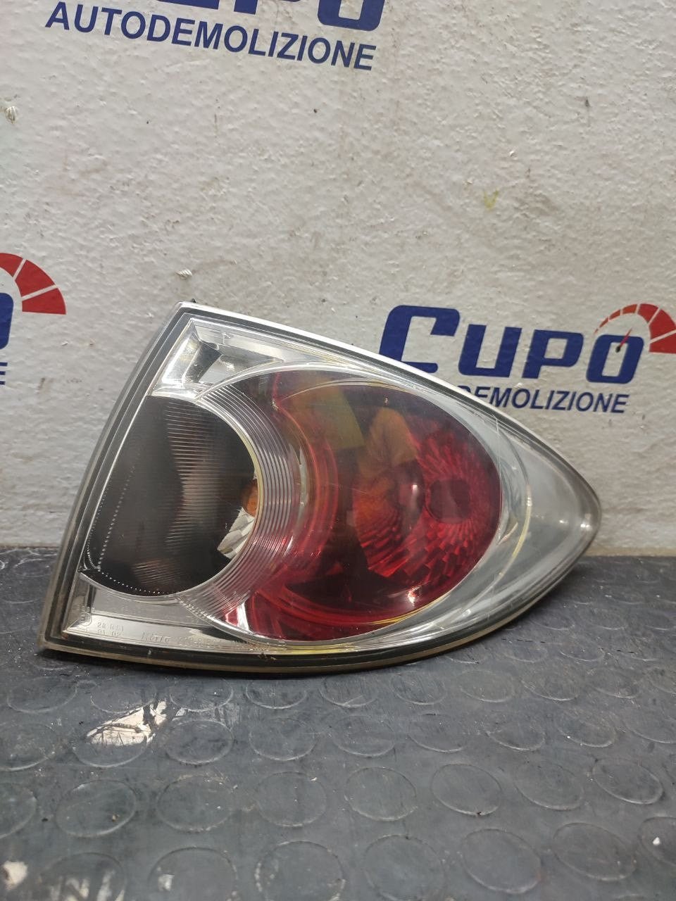 Fanale / Stop posteriore destro Mazda 6 2.0 II serie (2004) cod: 220-61974 - F&amp;P CRASH SRLS - Ricambi Usati
