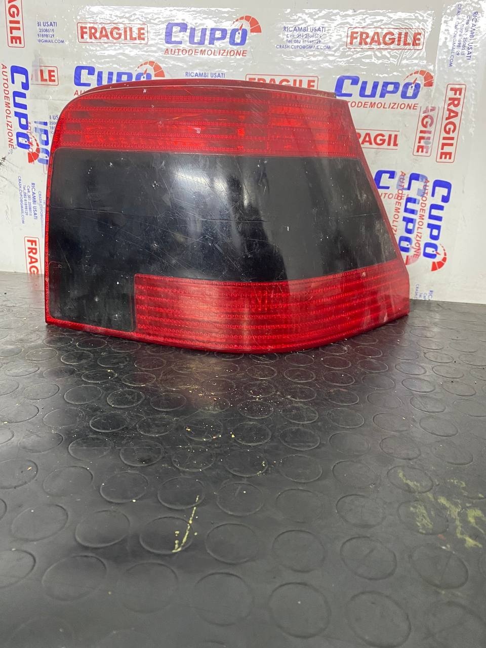 Fanale / Stop posteriore sinistro Golf 4 (2001) - F&amp;P CRASH SRLS - Ricambi Usati