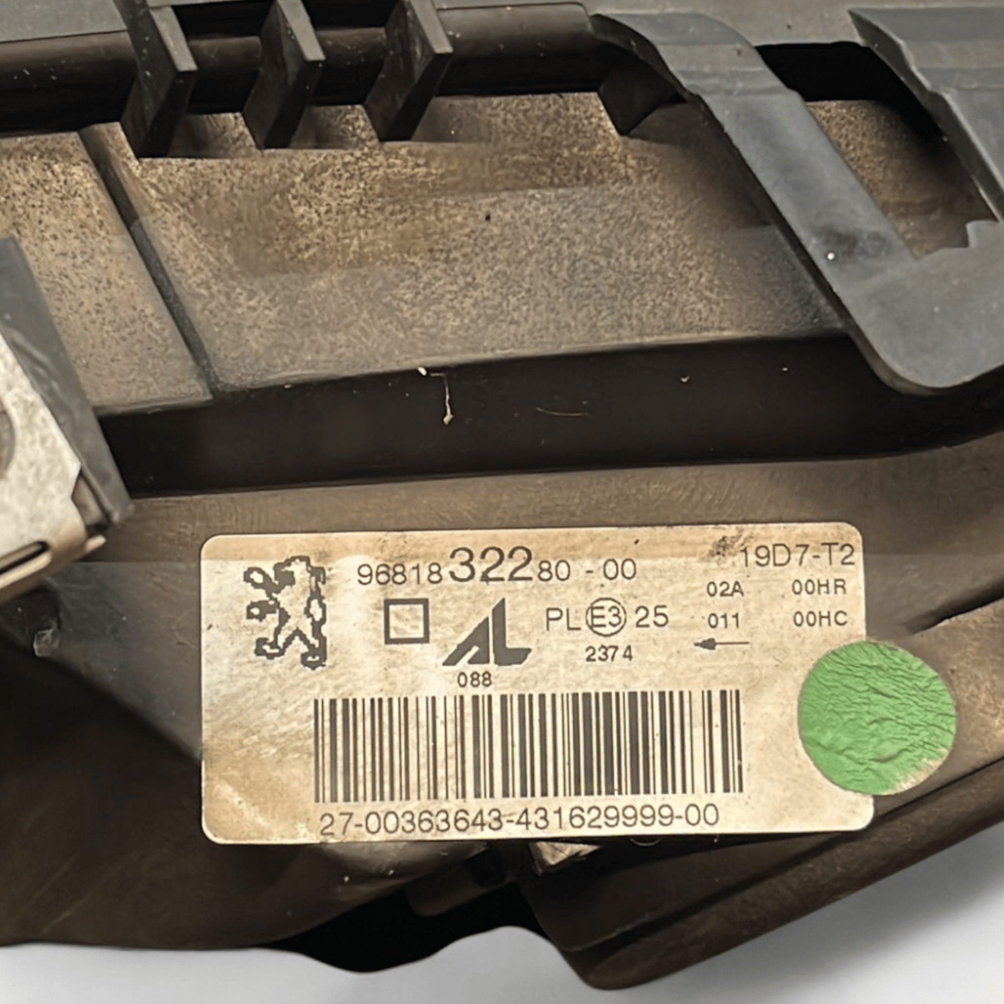 Faro / Fanale anteriore destro alogeno Peugeot 307 (2001 - 2009) cod.9681832280 - 00 - F&P CRASH SRLS - Ricambi Usati