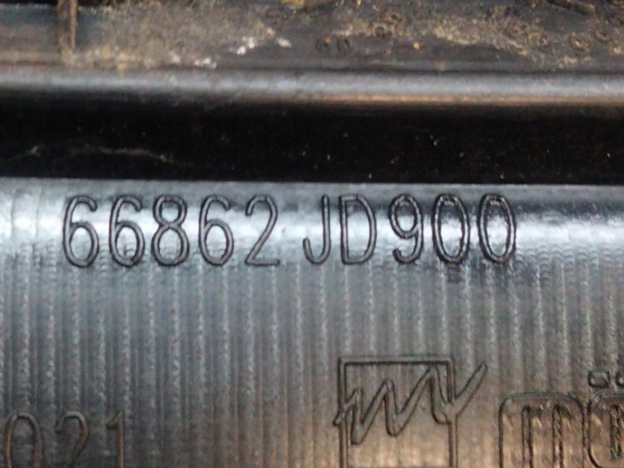 Gocciolatoio Parabrezza Nissan Qashqai (2012) COD:66862JD900 - F&P CRASH SRLS - Ricambi Usati