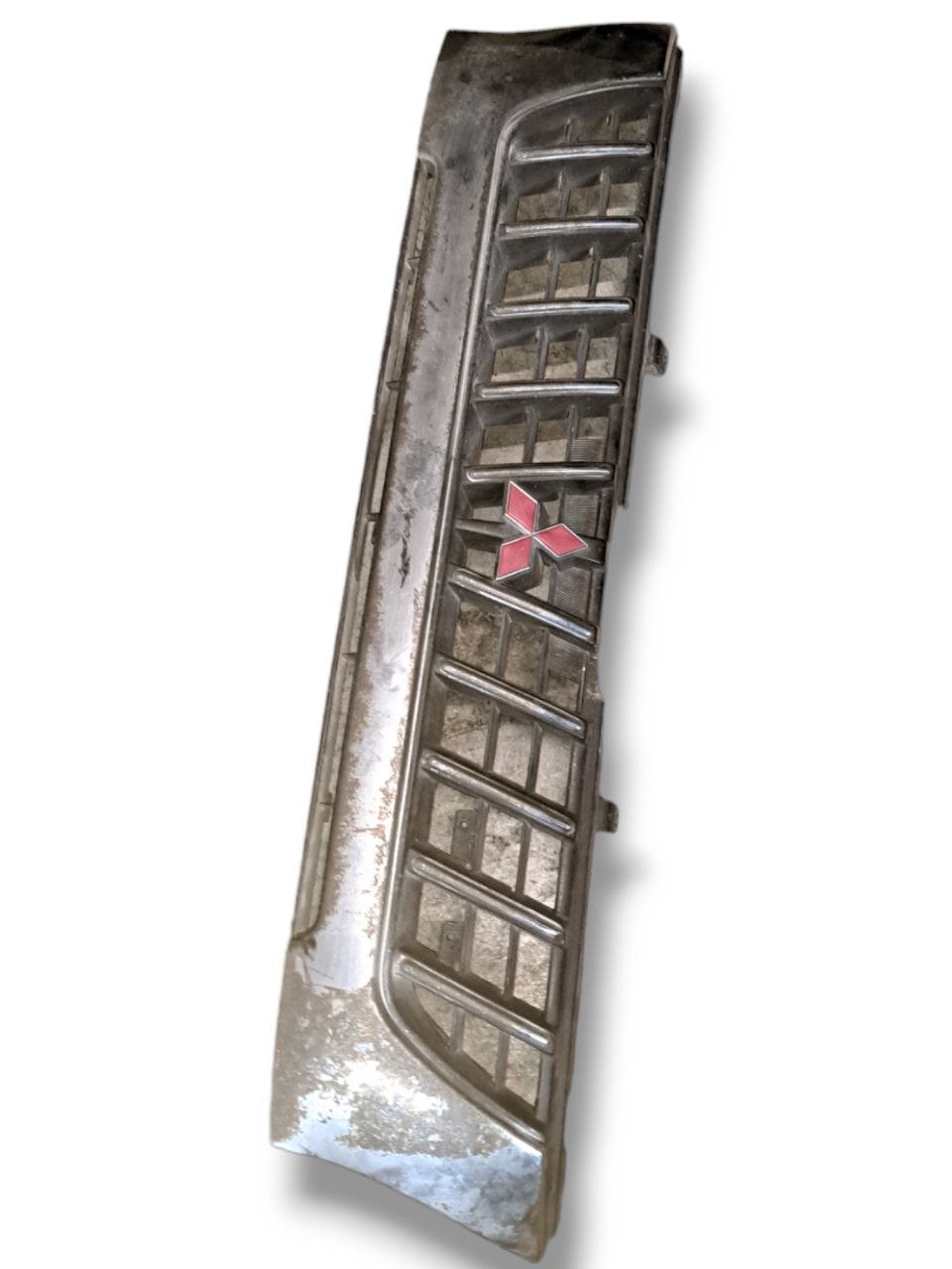 Griglia anteriore paraurti Mitsubishi L200 (2000) COD:MB07094GB - F&P CRASH SRLS - Ricambi Usati