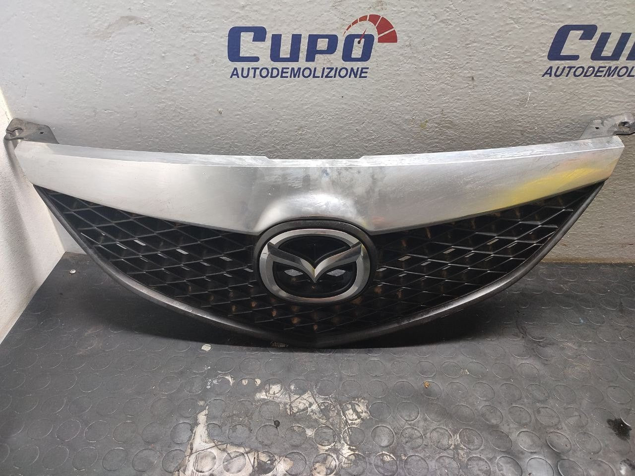 Griglia Mazda 6 (2004) Cod:GJ6A50712 - F&P CRASH SRLS - Ricambi Usati