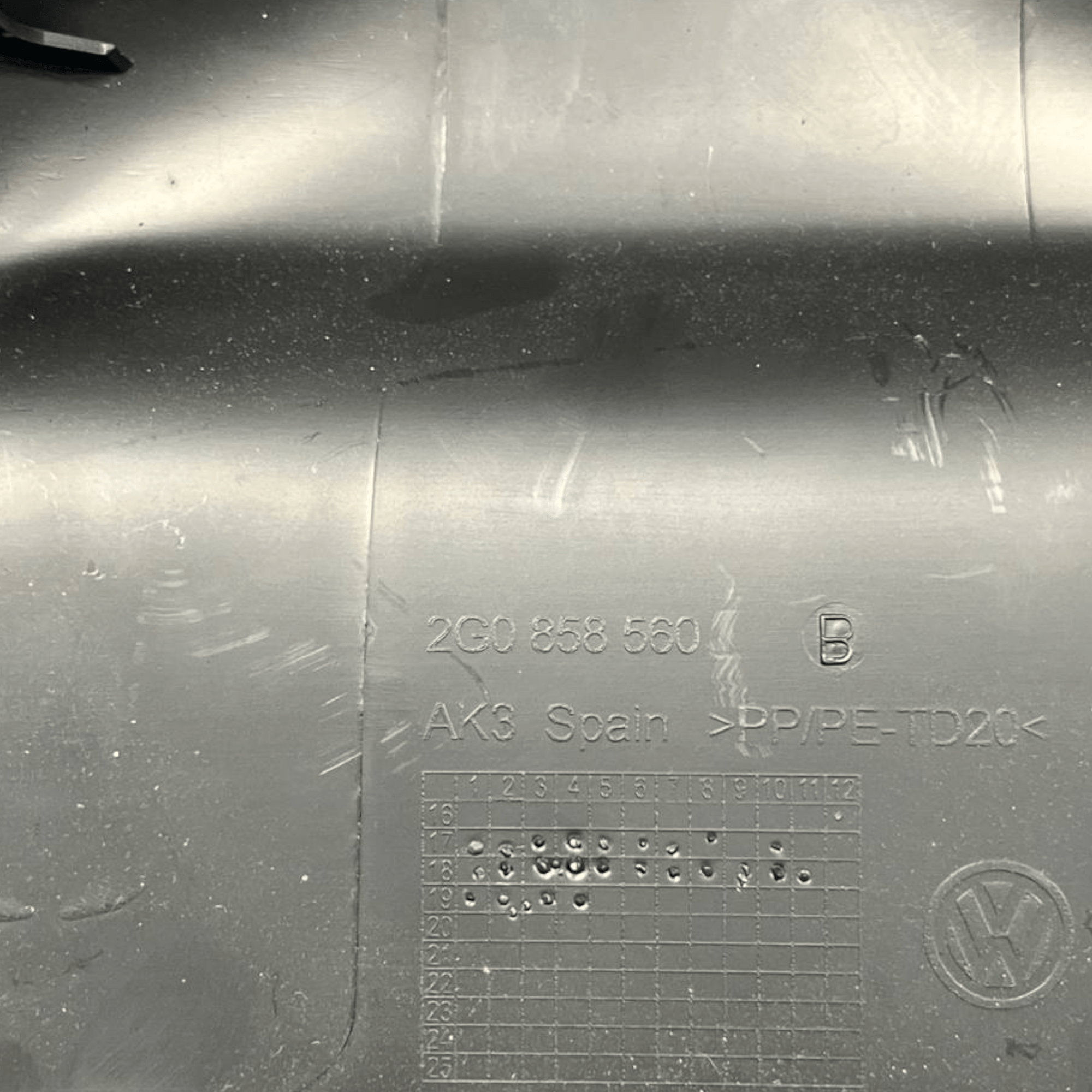 Mascherina tachimetro Volkswagen Polo AW1 cod.2G1819703GR / 2G0858560 con bocchetta aria e rivestimento sopra piantone (2017 - >) - F&P CRASH SRLS - Ricambi Usati