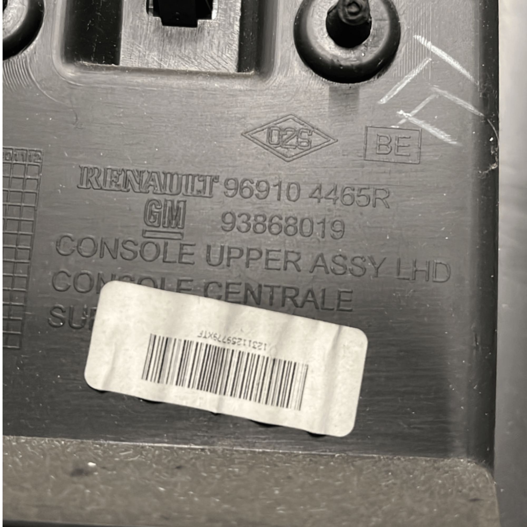 Modanatura console centrale Opel Vivaro B / Trafic III / Talento cod.969104465R / 93868019(2014 - 2019) - F&P CRASH SRLS - Ricambi Usati