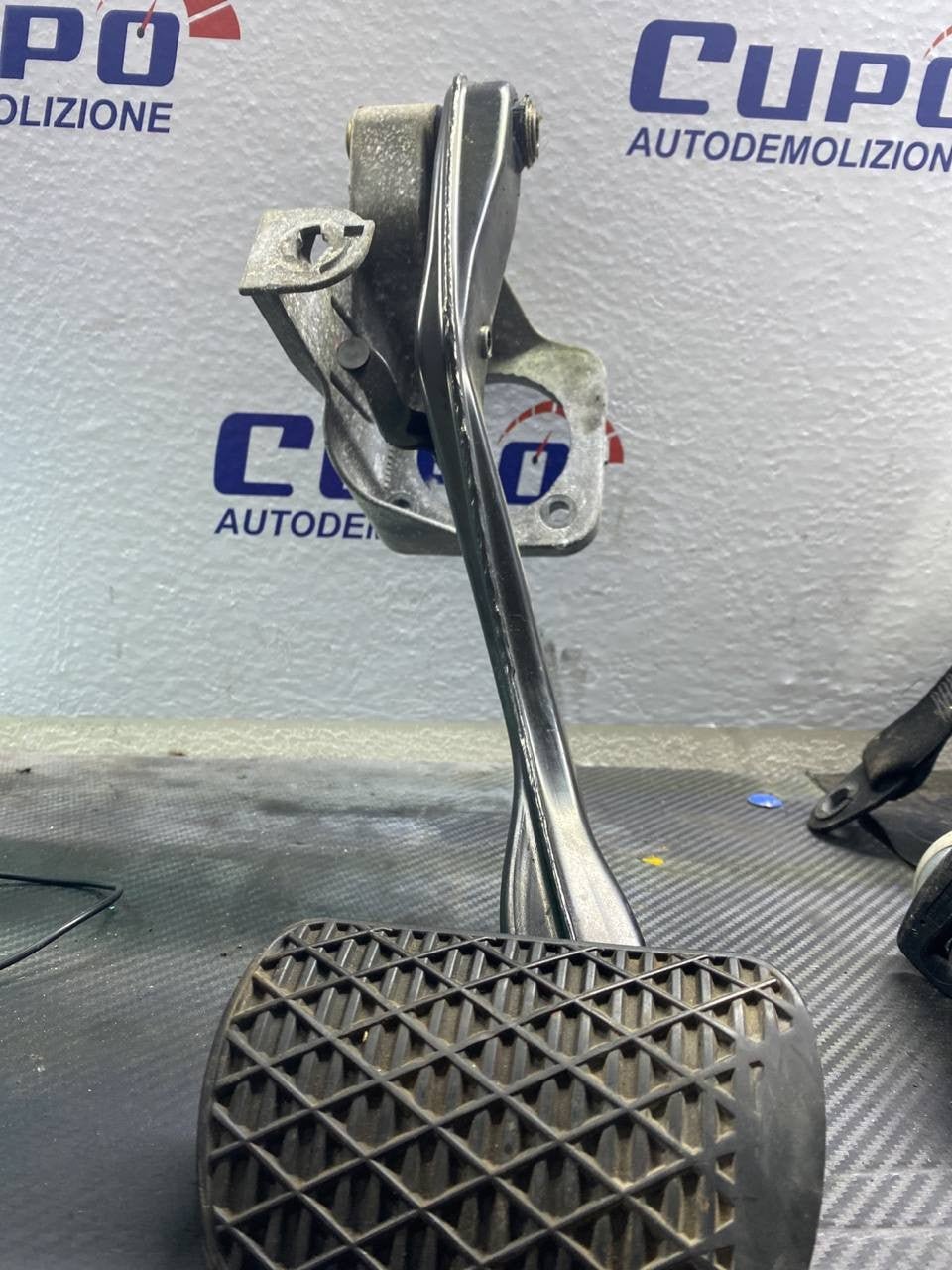 Pedale freno Mercedes classe e w211 cod:a2112900719 - F&amp;P CRASH SRLS - Ricambi Usati