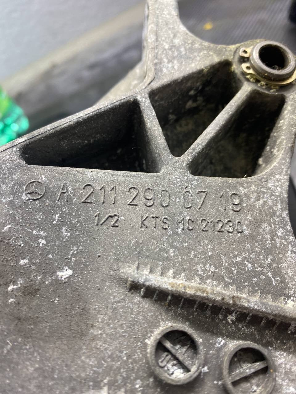 Pedale freno Mercedes classe e w211 cod:a2112900719 - F&P CRASH SRLS - Ricambi Usati