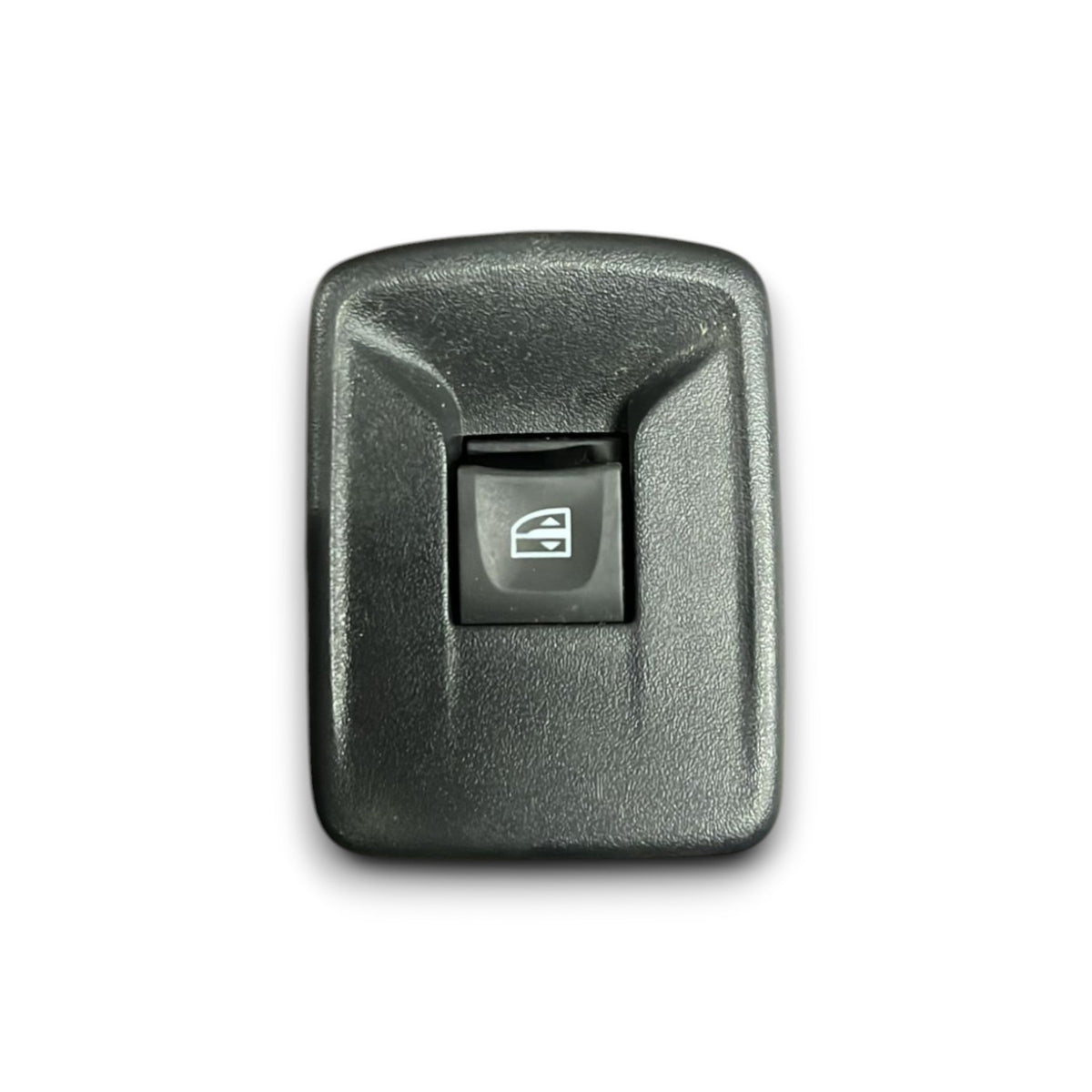 Pulsante Anteriore Destro Dacia Sandero II cod:00235634 - T056 (2020 &gt;) - F&amp;P CRASH SRLS - Ricambi Usati