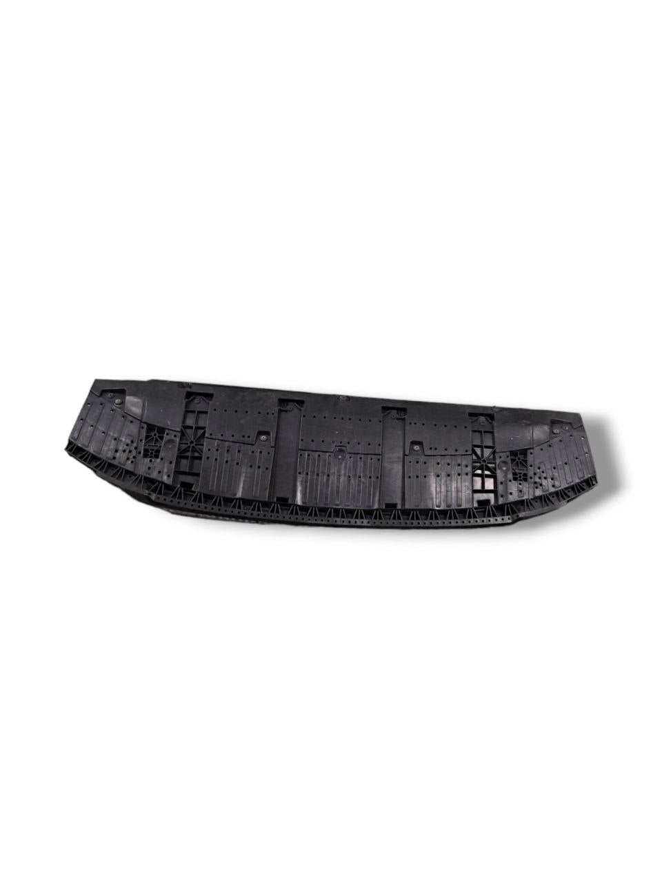 Rivestimento inferiore paraurti anteriore paratia vano Audi A3 8V (2017) COD:8U0807233C - F&amp;P CRASH SRLS - Ricambi Usati