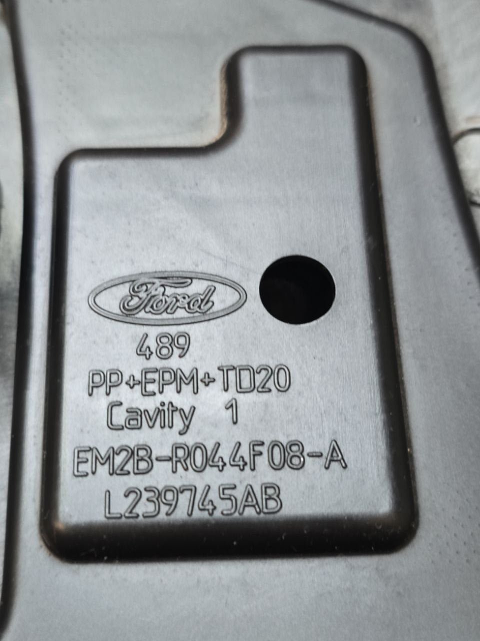 Rivestimento / Modanatura Inferiore Piantone Sterzo Ford Edge ( 2016 > ) Cod : EM2B - R044F08 - A - F&P CRASH SRLS - Ricambi Usati