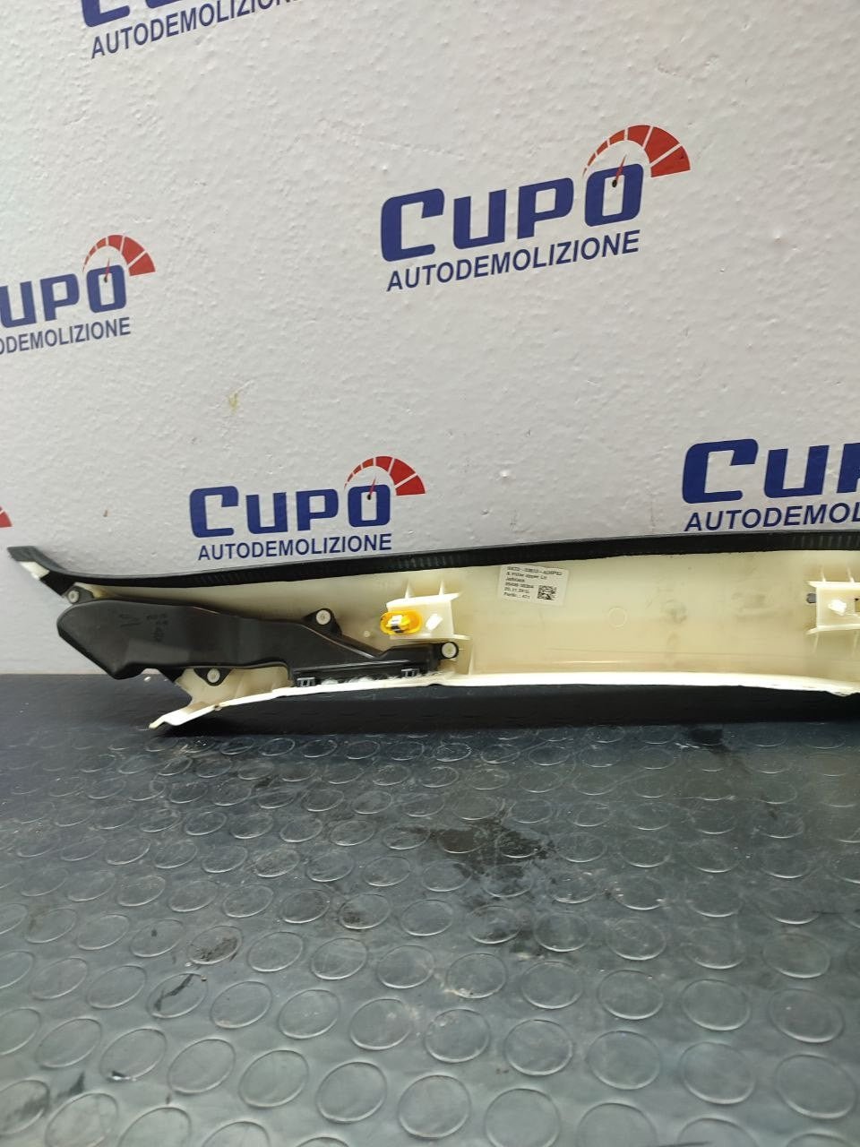 Rivestimento montante anteriore sinistro Jaguar xe 2017 cod: gx73 - 03513 - ad8pvj - F&P CRASH SRLS - Ricambi Usati