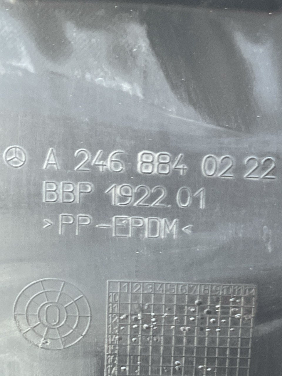 Rivestimento Passaruota / Parasassi anteriore sinistro cod:A2468840222 Mercedes - Benz Classe A W176 (2012 > 2018) - F&P CRASH SRLS - Ricambi Usati