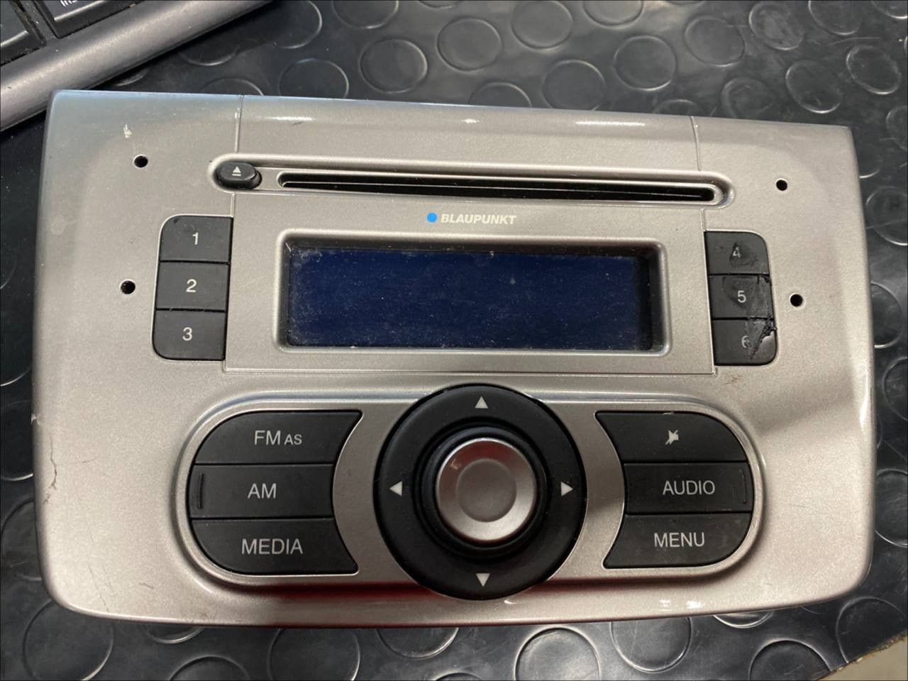 Schermo multifunzione stereo autoradio display Alfa romeo Mito (2011) cod:8636562462 - F&P CRASH SRLS - Ricambi Usati