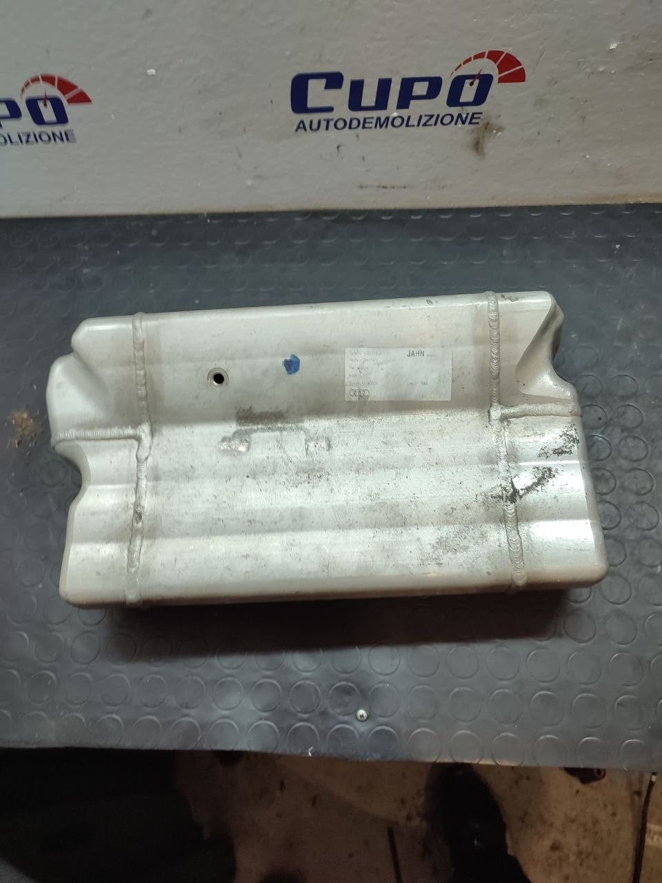Serbatoio sospensioni pneumatiche Audi A7 ( 4g ) cod 4g0616203c - F&P CRASH SRLS - Ricambi Usati