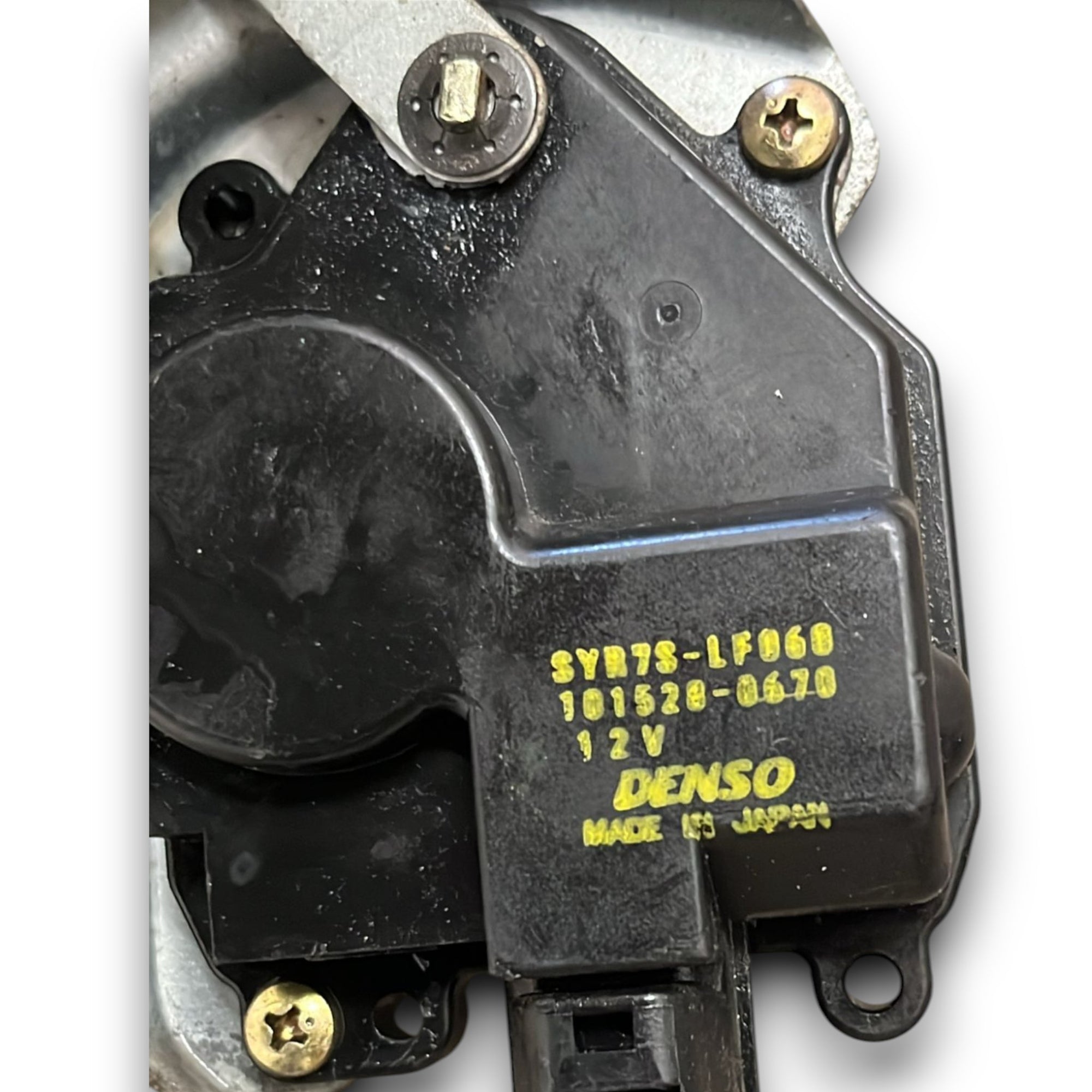 Serratura Porta Anteriore Destra Suzuki Jimny cod:1015280670 (1998 > 2011) - F&P CRASH SRLS - Ricambi Usati