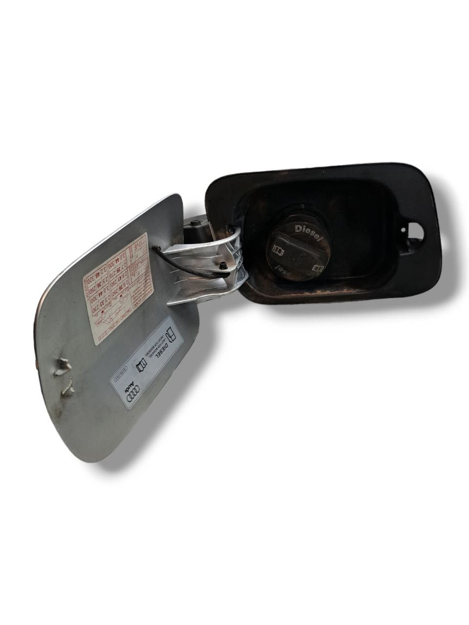 Sportello / coperchio carburante Audi A8 (2004) COD:4E0809857EGRU - F&P CRASH SRLS - Ricambi Usati
