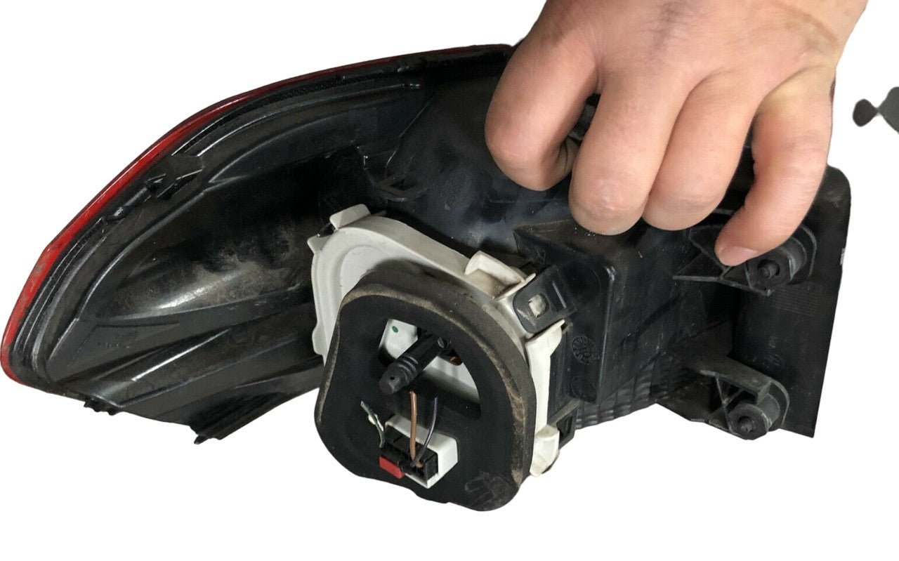 Stop Fanale DX VW Touran 5T Lampada Posteriore 5TA945096A 2015 - 2021 - F&P CRASH SRLS - Ricambi Usati