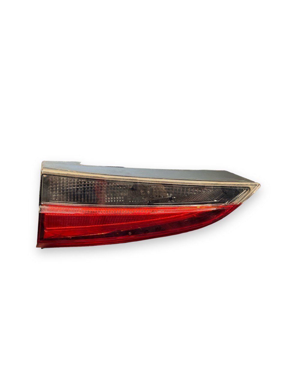 Stop / Fanale posteriore interno destro (dx) Alogeno Skoda Kamiq (2018>) cod: SK370RL - F&P CRASH SRLS - Ricambi Usati