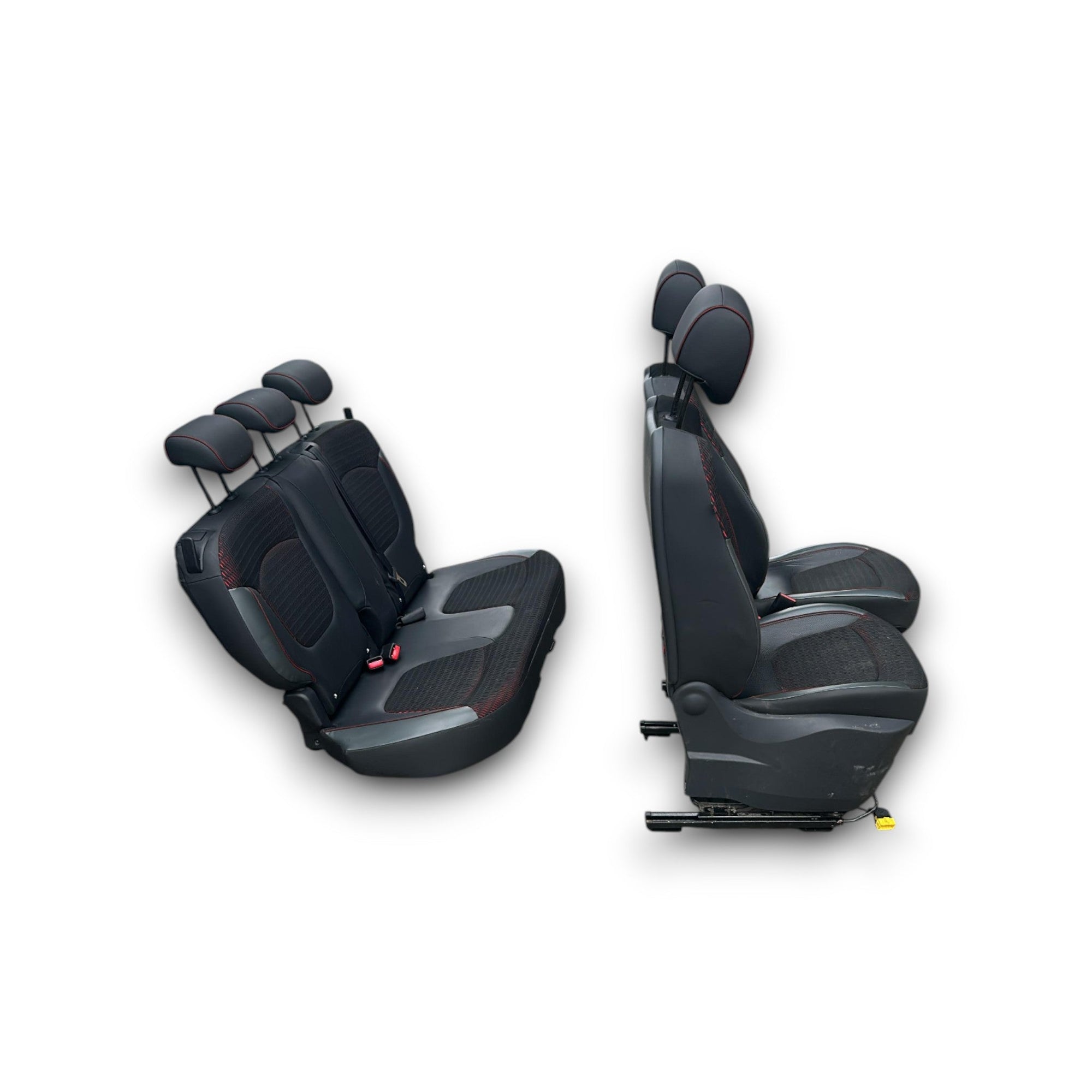 Tappezzeria / Sedili In Pelle e Stoffa Rossa e Nera Renault Captur I (2013 > 2019) - F&P CRASH SRLS - Ricambi Usati