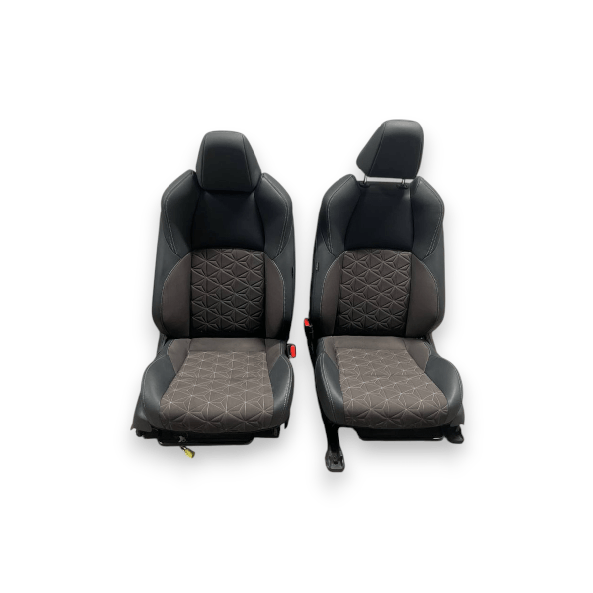 Tappezzeria / Sedili in Pelle e Tessuto Toyota Yaris Cross (2020 - ) - F&amp;P CRASH SRLS - Ricambi Usati